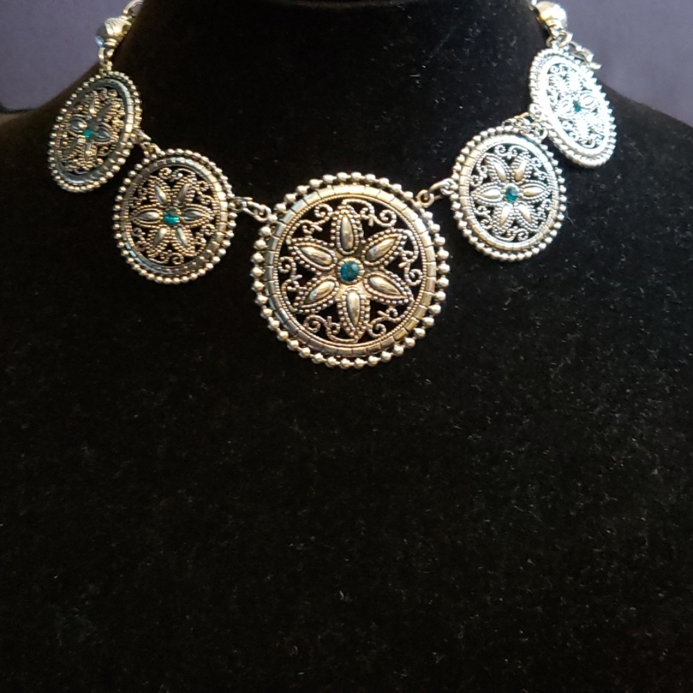 Paparazzi Jewelry: 1year Vintage